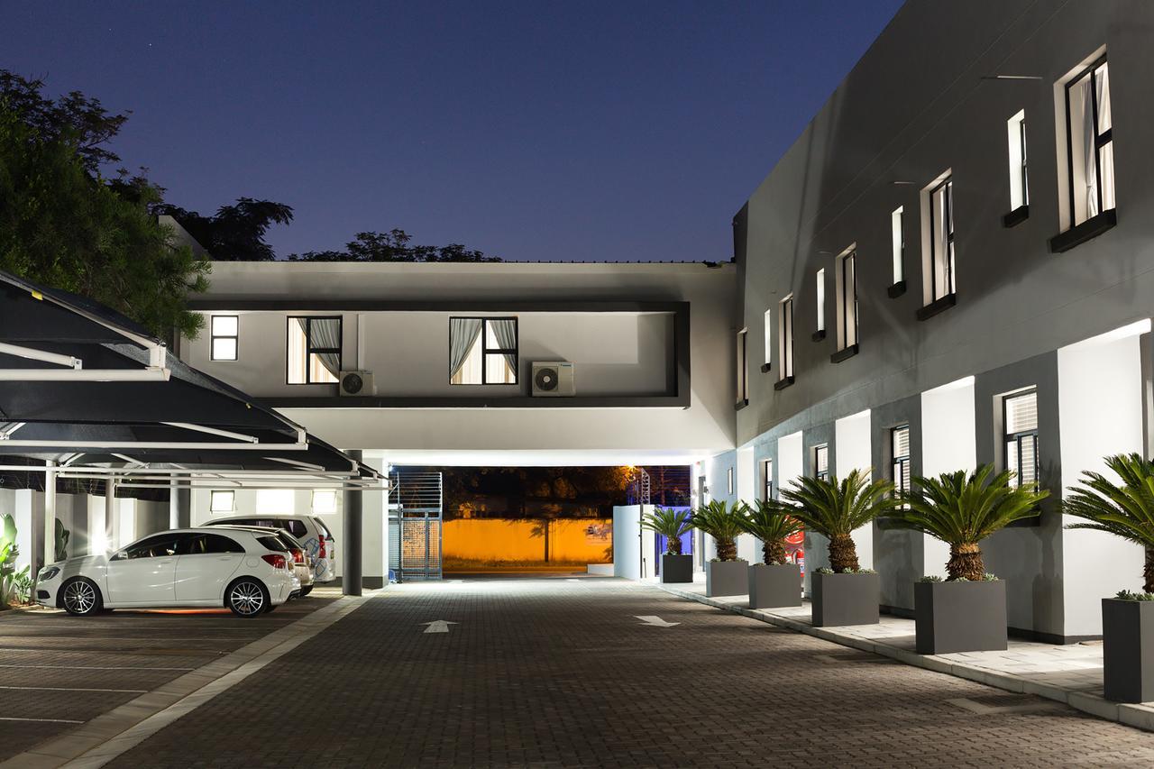 City Mews On Independence Apartment Gaborone Bagian luar foto